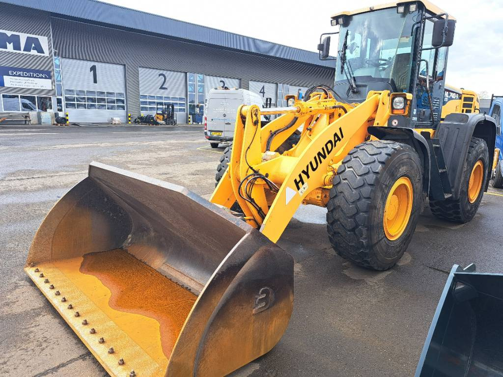 Hyundai HL740-9 XTD, HL740XTD-9 - Wheel loader: picture 3 Hyundai HL740-9 XTD, HL740XTD-9 - Wheel loader: picture 3