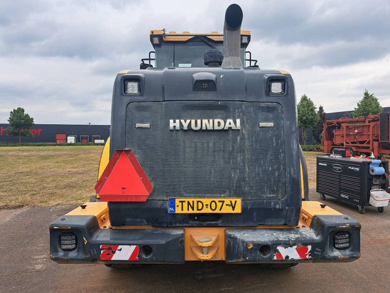 Hyundai HL940 - Wheel loader: picture 4 Hyundai HL940 - Wheel loader: picture 4
