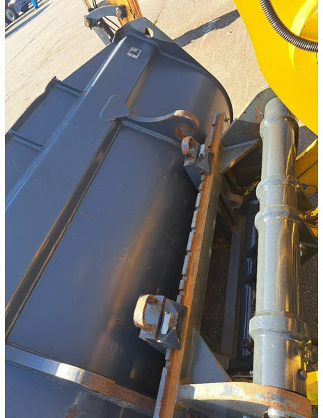 Komatsu WA 100 M-8 - Wheel loader: picture 5 Komatsu WA 100 M-8 - Wheel loader: picture 5