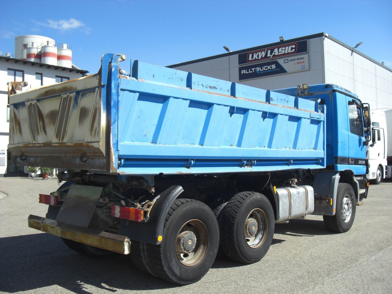 Mercedes-Benz 2635K 6x4 - Tipper: picture 3 Mercedes-Benz 2635K 6x4 - Tipper: picture 3
