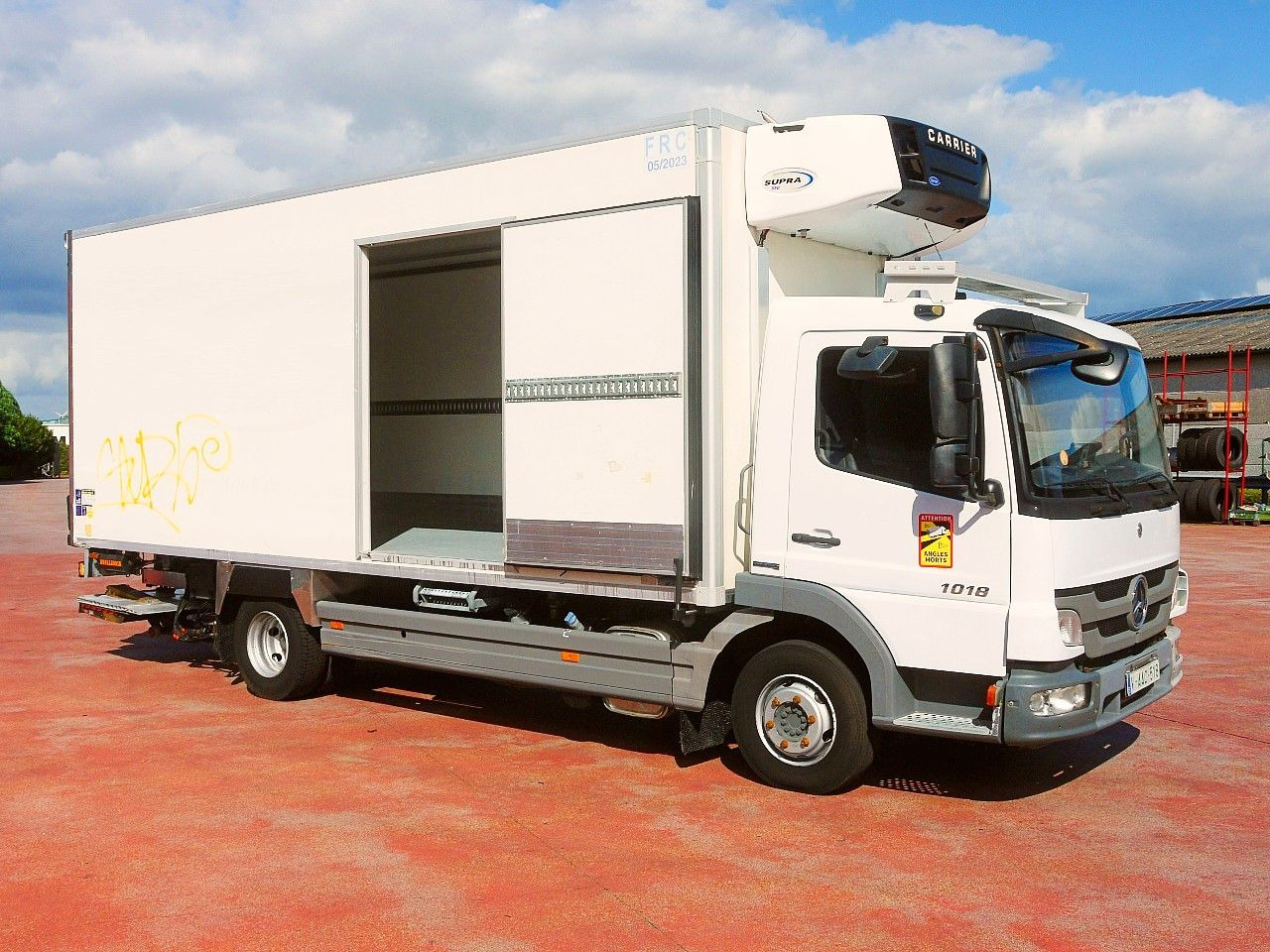Mercedes-Benz 1018 ATEGO KUHLKOFFER CARRIER SUPRA 550 LBW LUFT - Refrigerator truck: picture 3 Mercedes-Benz 1018 ATEGO KUHLKOFFER CARRIER SUPRA 550 LBW LUFT - Refrigerator truck: picture 3