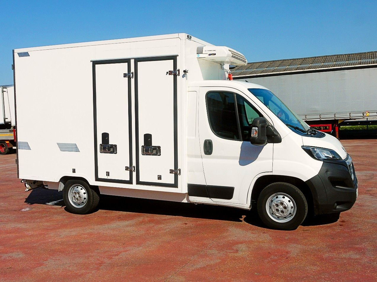 Peugeot BOXER KUHLKOFFER THERMOKING V200 MULTI -20C A/C - Refrigerated van: picture 3 Peugeot BOXER KUHLKOFFER THERMOKING V200 MULTI -20C A/C - Refrigerated van: picture 3
