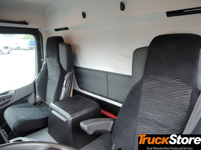 Refrigerator truck Mercedes-Benz Antos 1835 L: picture 7 Refrigerator truck Mercedes-Benz Antos 1835 L: picture 7