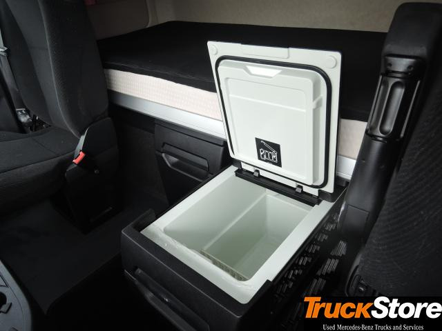 Tractor unit Mercedes-Benz Actros 1845 LS: picture 9