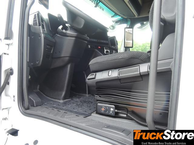 Tractor unit Mercedes-Benz Actros 1845 LS: picture 6