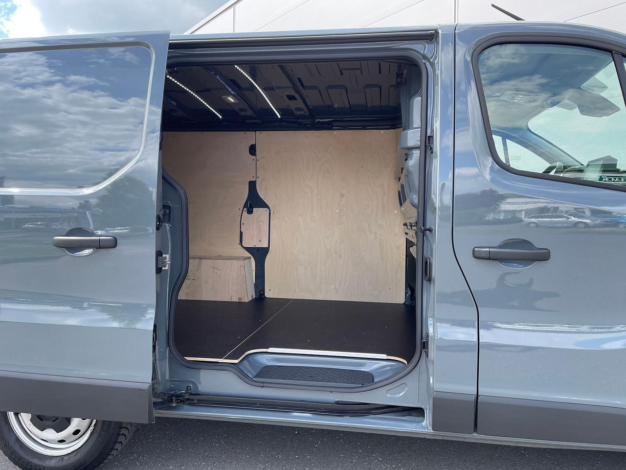 Panel van Renault Trafic Kasten RED EDITION L1H1 AHK LED DAB MFL: picture 10