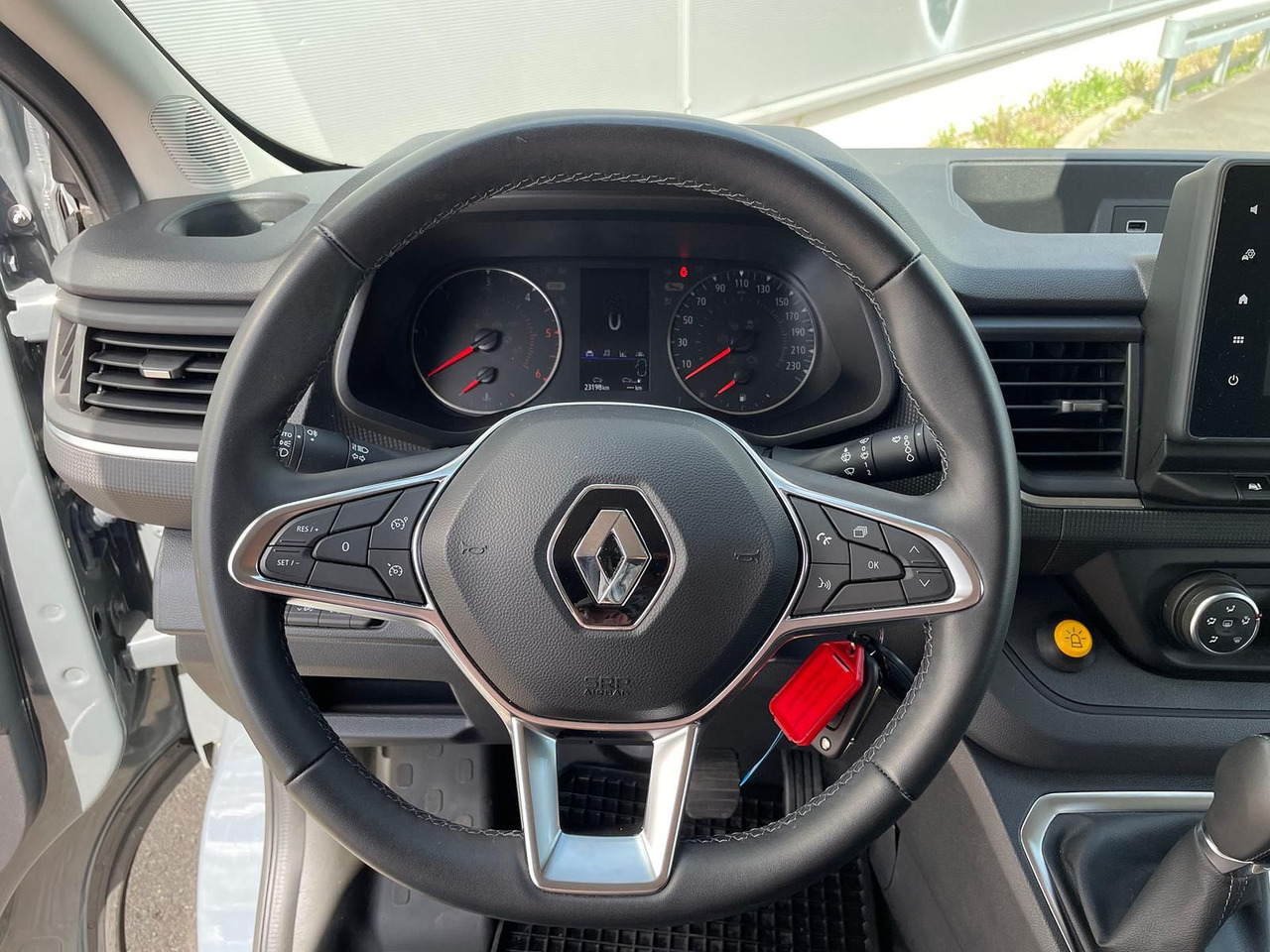 Passenger van Renault Trafic Kasten RED EDITION L1H1 AHK LED DAB MFL: picture 15