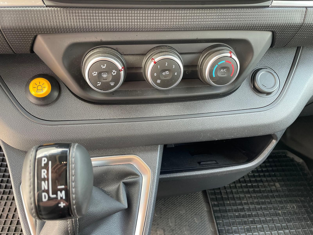 Panel van Renault Trafic Kasten RED EDITION L1H1 AHK LED DAB MFL: picture 32