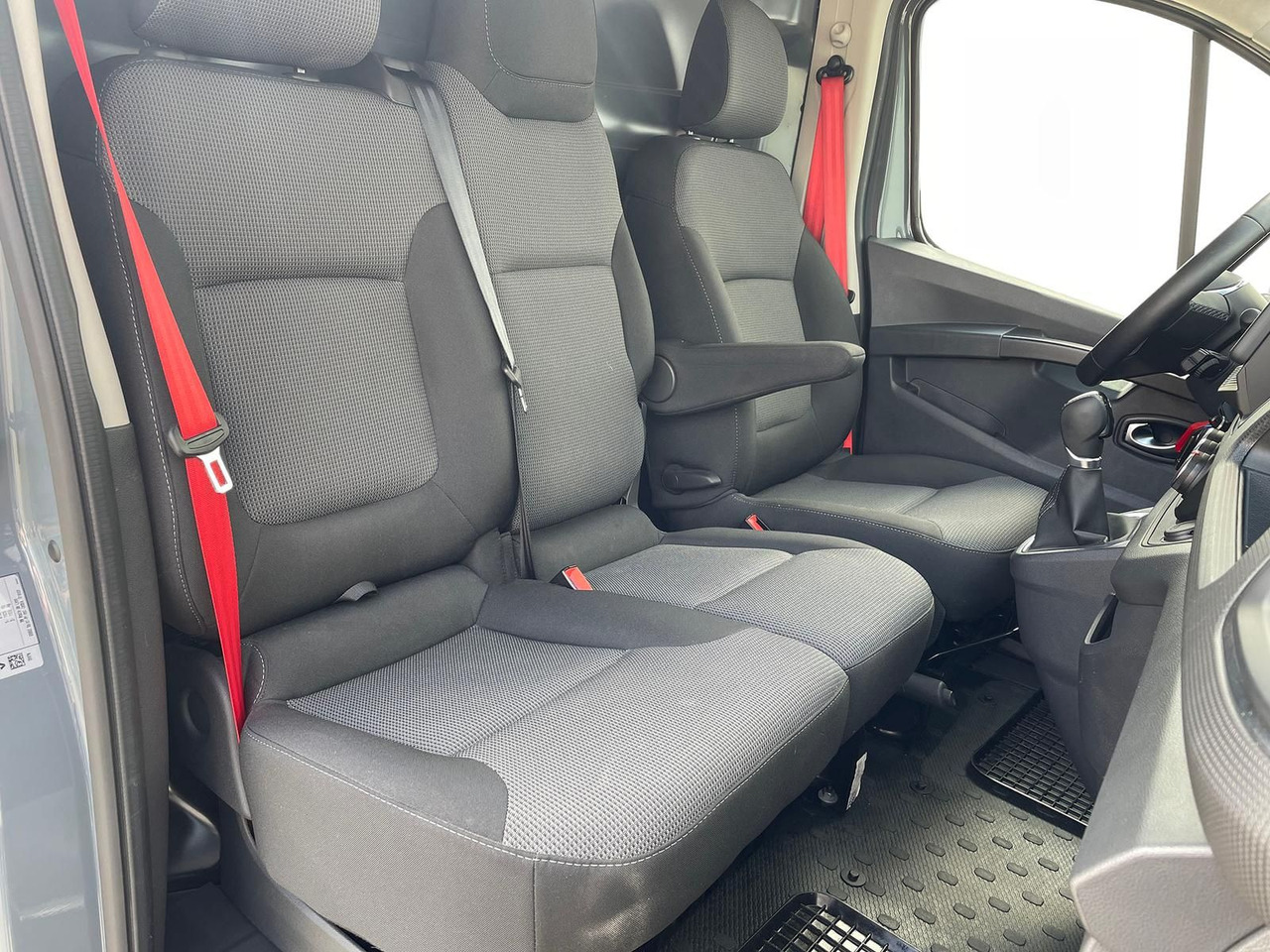Panel van Renault Trafic Kasten RED EDITION L1H1 AHK LED DAB MFL: picture 19
