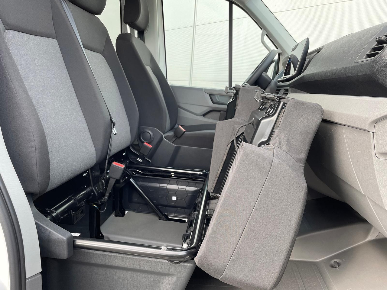 Panel van, Combi van Volkswagen Crafter MIXTO 35 L4H3 KAMERA KLIMA SITZHZ DAB: picture 21