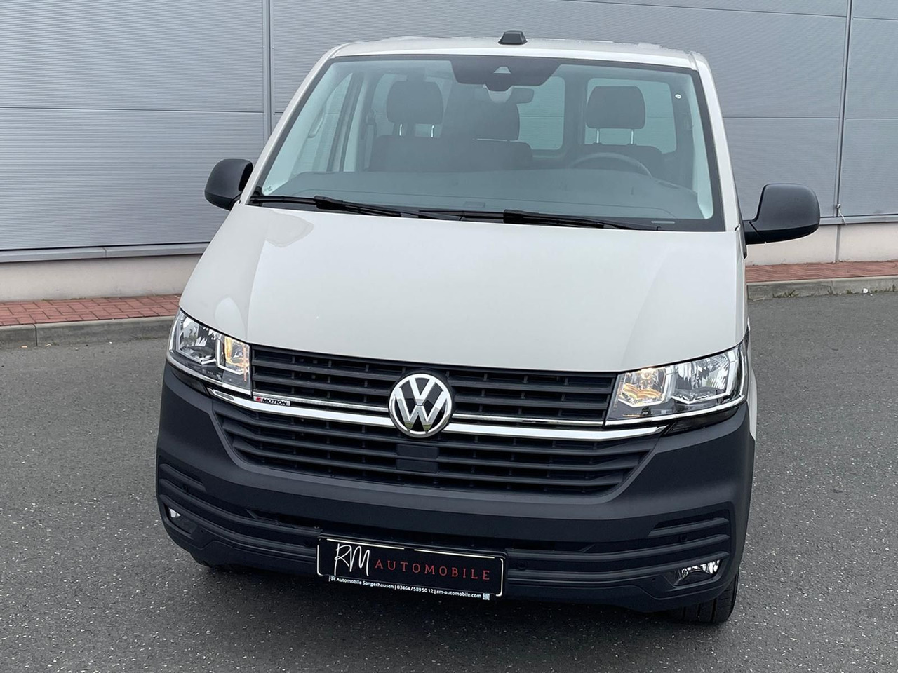 Volkswagen T6.1 Transporter 2.0 TDI lang 4MOTION SITZHZ NAV - Car: picture 4 Volkswagen T6.1 Transporter 2.0 TDI lang 4MOTION SITZHZ NAV - Car: picture 4
