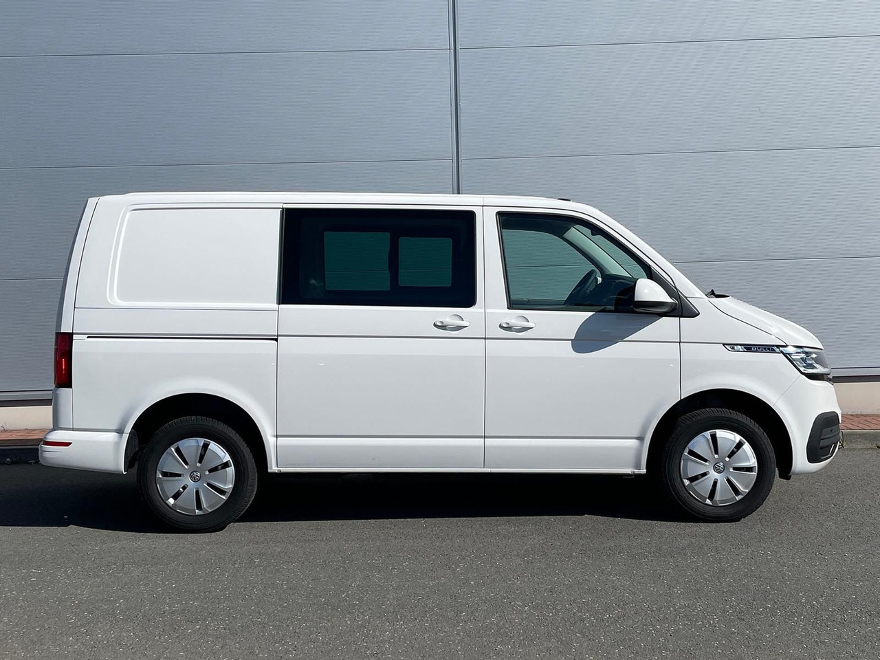 Volkswagen T6.1 Transporter Kasten 4M ACC PDC KAMERA STANDH - Passenger van: picture 5 Volkswagen T6.1 Transporter Kasten 4M ACC PDC KAMERA STANDH - Passenger van: picture 5
