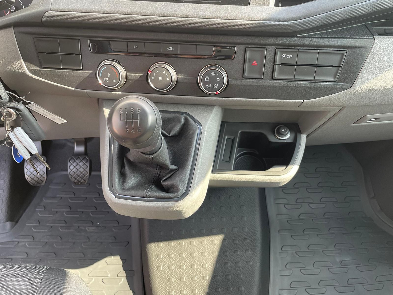 Passenger van Volkswagen T6.1 Transporter MIXTO LR 2.0 TDI KLIMA PDC: picture 18