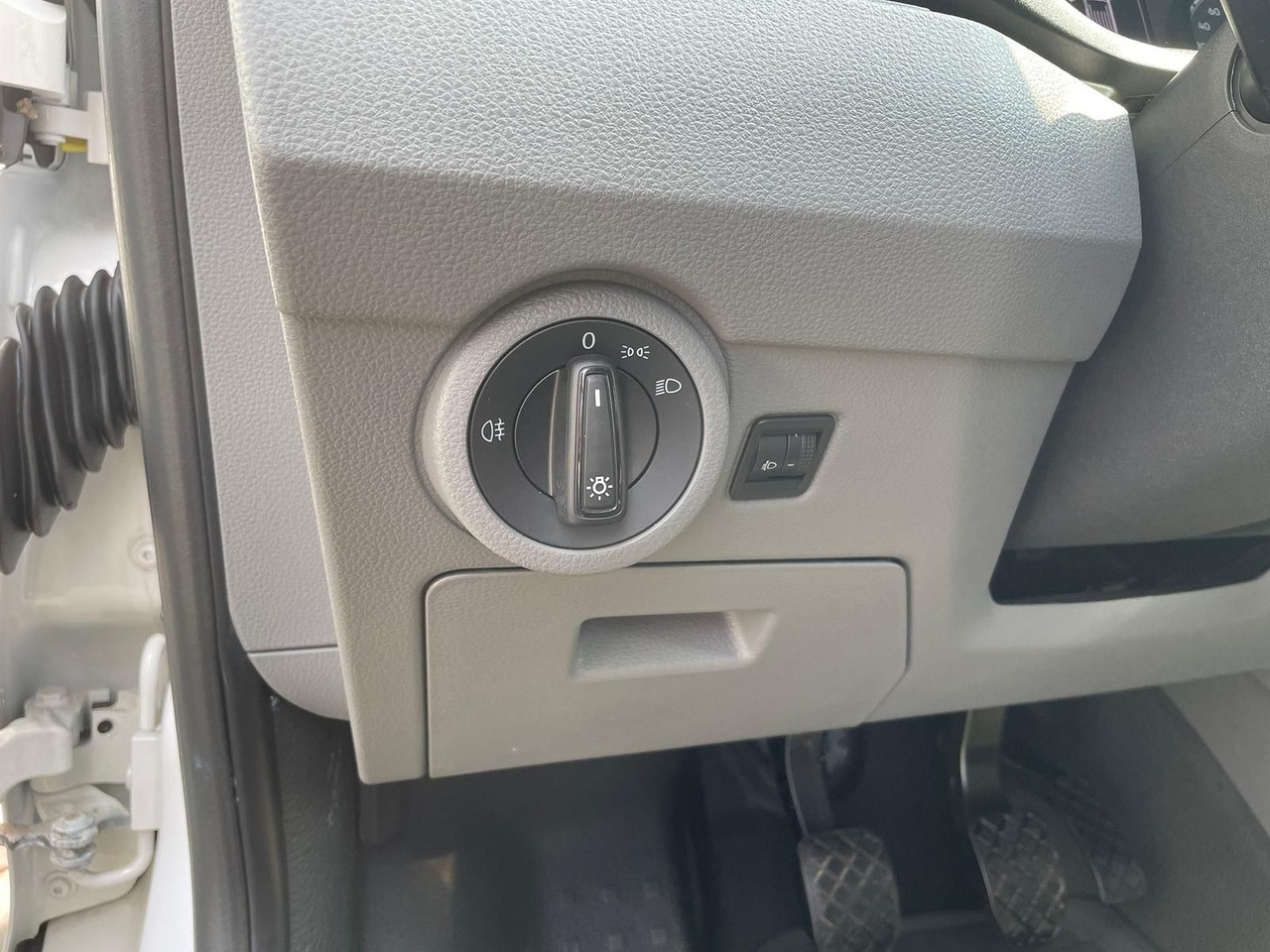 Passenger van Volkswagen T6.1 Transporter MIXTO LR 2.0 TDI KLIMA PDC: picture 34