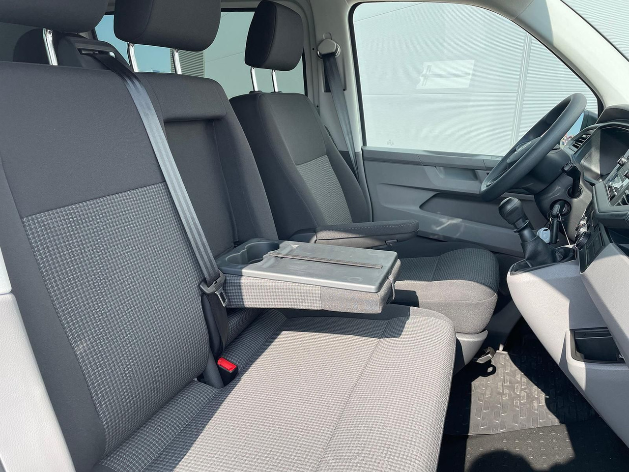 Passenger van Volkswagen T6.1 Transporter MIXTO LR 2.0 TDI KLIMA PDC: picture 12