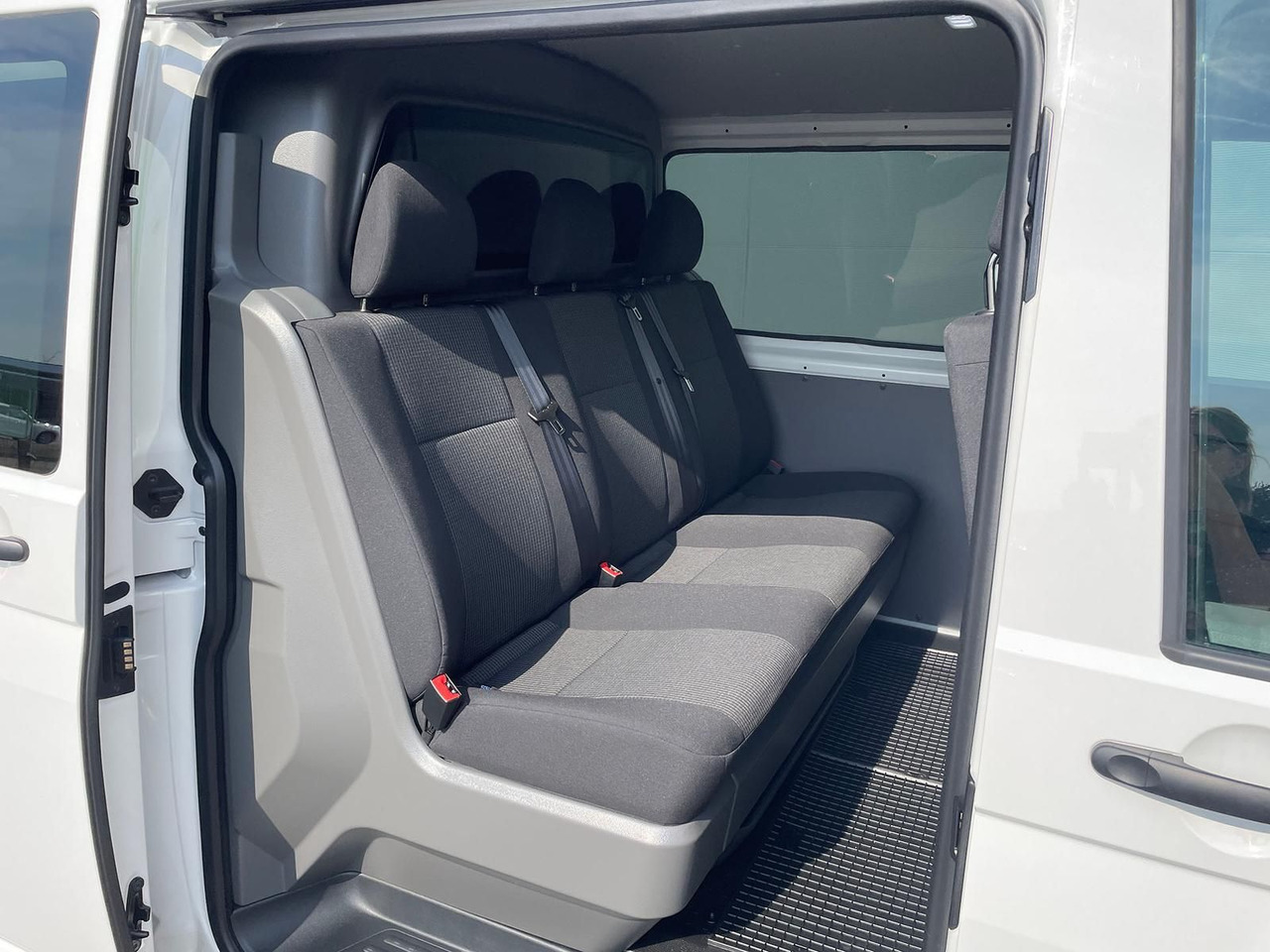 Passenger van Volkswagen T6.1 Transporter MIXTO LR 2.0 TDI KLIMA PDC: picture 10