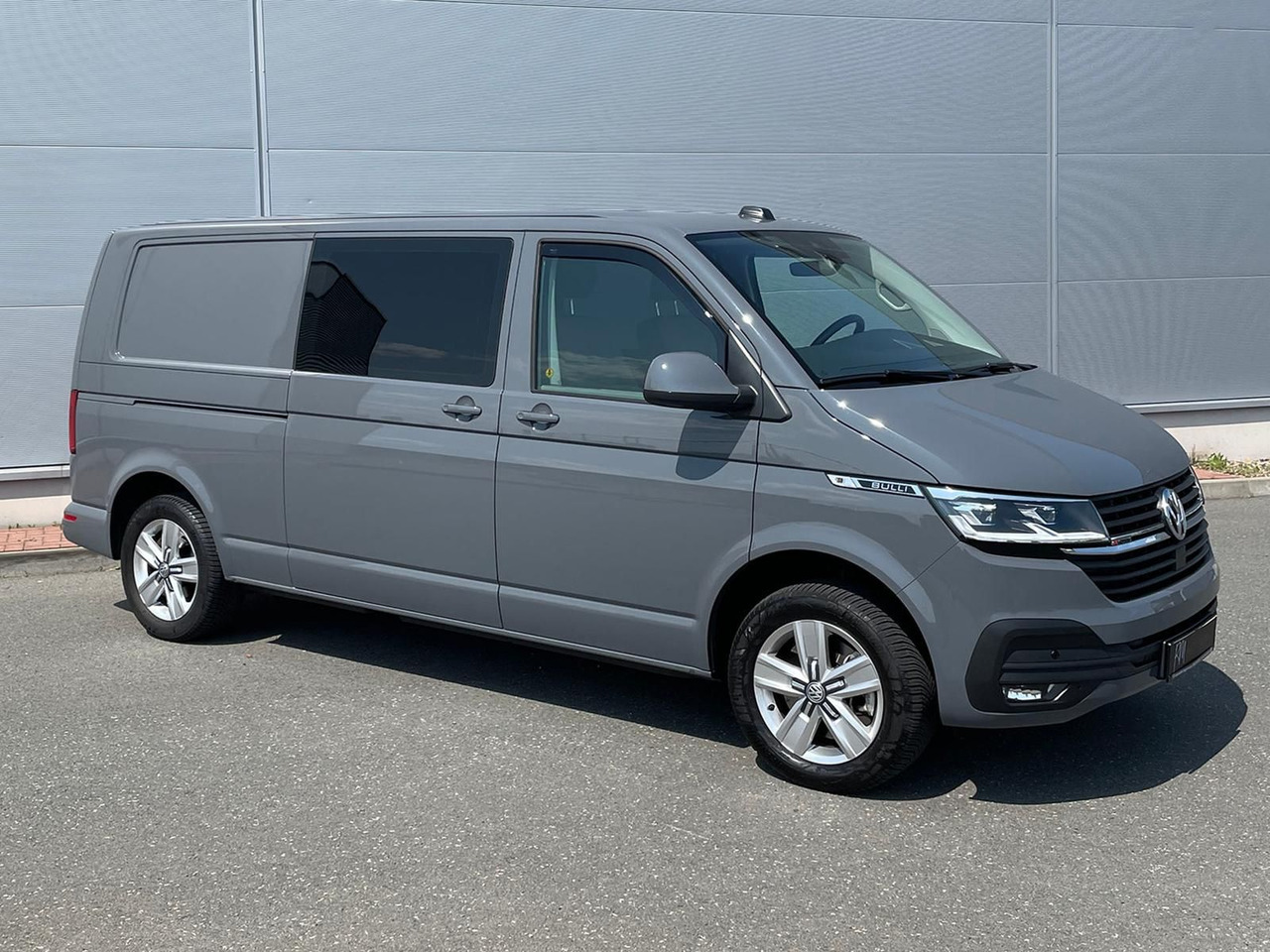 Volkswagen T6.1 Transporter lang 4M LED BEAR LOCK KAM DAB - Passenger van: picture 2 Volkswagen T6.1 Transporter lang 4M LED BEAR LOCK KAM DAB - Passenger van: picture 2