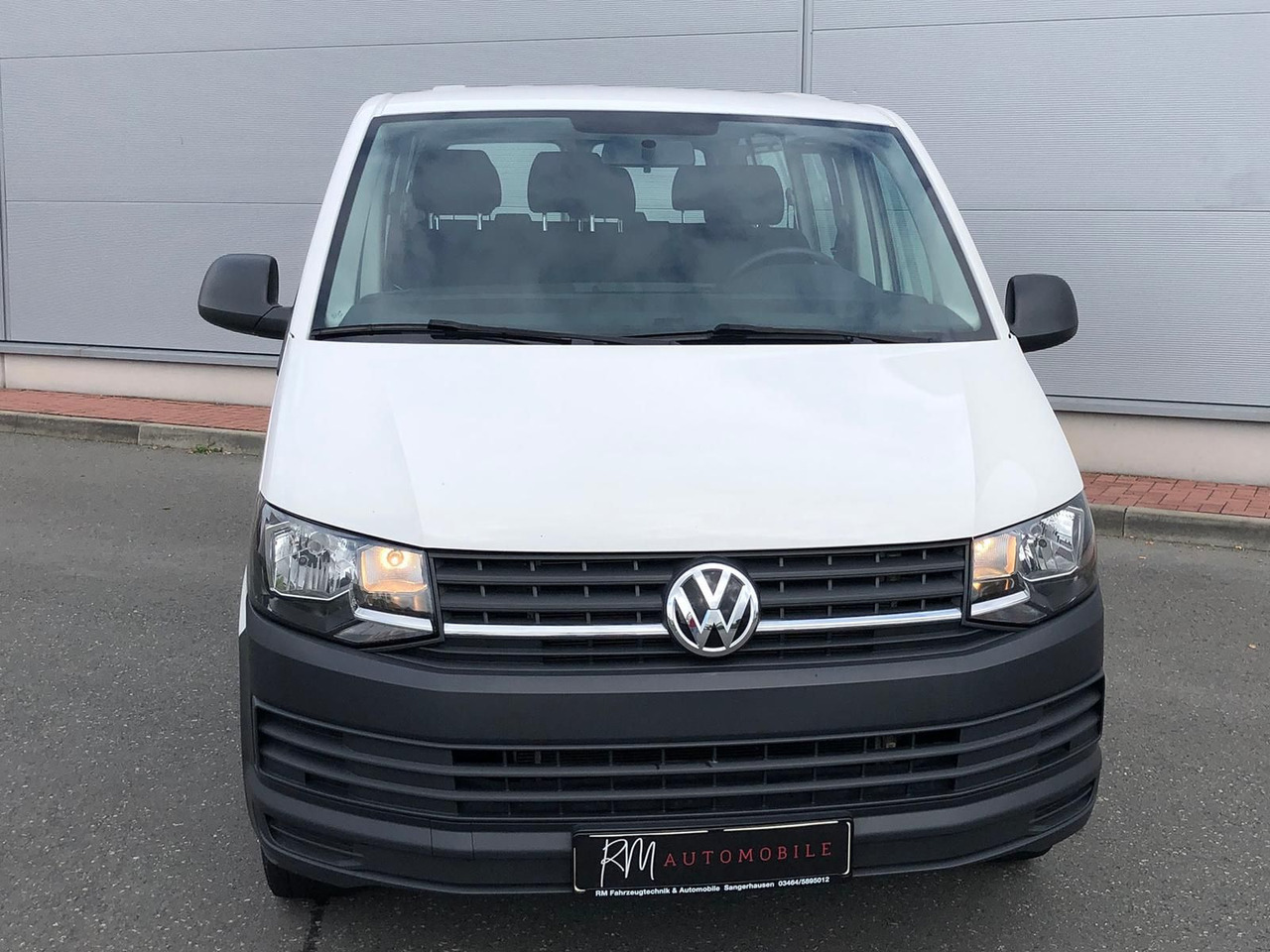 Volkswagen T6 Transporter 2.0 TDI Kombi lang 9-SITZE TEMP - Car: picture 3 Volkswagen T6 Transporter 2.0 TDI Kombi lang 9-SITZE TEMP - Car: picture 3