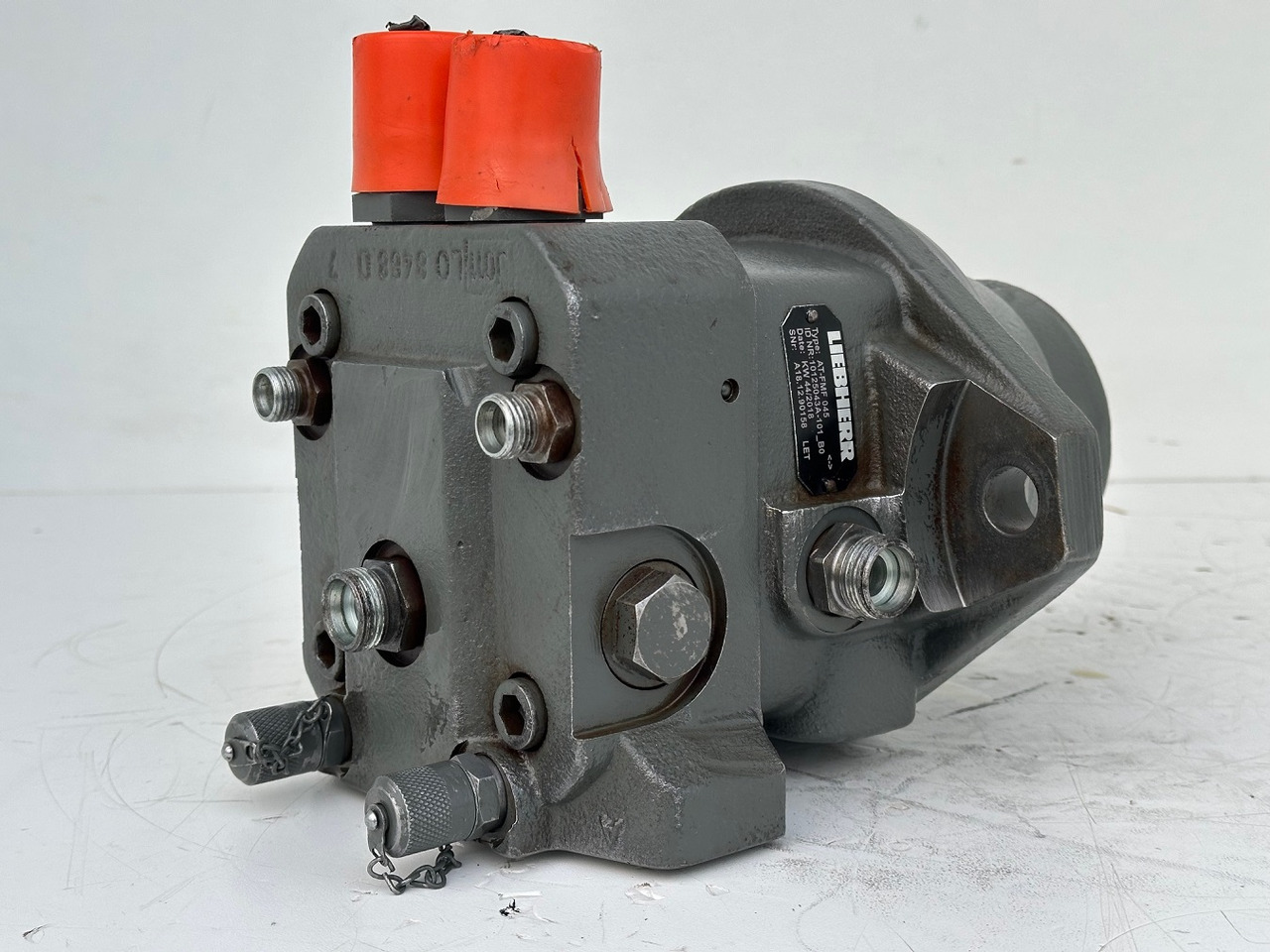 Hydraulic motor for Excavator LIEBHERR Original Hydraulikeinbaumotor AT-FMF045. ID-Nr.9075181 – ID-Nr.10125043A. A309, A311, A312, A314, A316, A900, A904, A918, R313, R317, R900, R904. #A18.12.90158#: picture 8 Hydraulic motor for Excavator LIEBHERR Original Hydraulikeinbaumotor AT-FMF045. ID-Nr.9075181 – ID-Nr.10125043A. A309, A311, A312, A314, A316, A900, A904, A918, R313, R317, R900, R904. #A18.12.90158#: picture 8