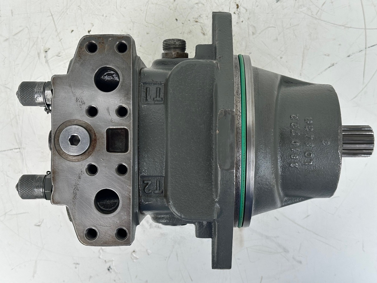 Hydraulic motor for Excavator LIEBHERR Original Hydraulikeinbaumotor AT-FMF045. ID-Nr.9075181 – ID-Nr.10125043A. A309, A311, A312, A314, A316, A900, A904, A918, R313, R317, R900, R904. #A18.12.90158#: picture 9 Hydraulic motor for Excavator LIEBHERR Original Hydraulikeinbaumotor AT-FMF045. ID-Nr.9075181 – ID-Nr.10125043A. A309, A311, A312, A314, A316, A900, A904, A918, R313, R317, R900, R904. #A18.12.90158#: picture 9