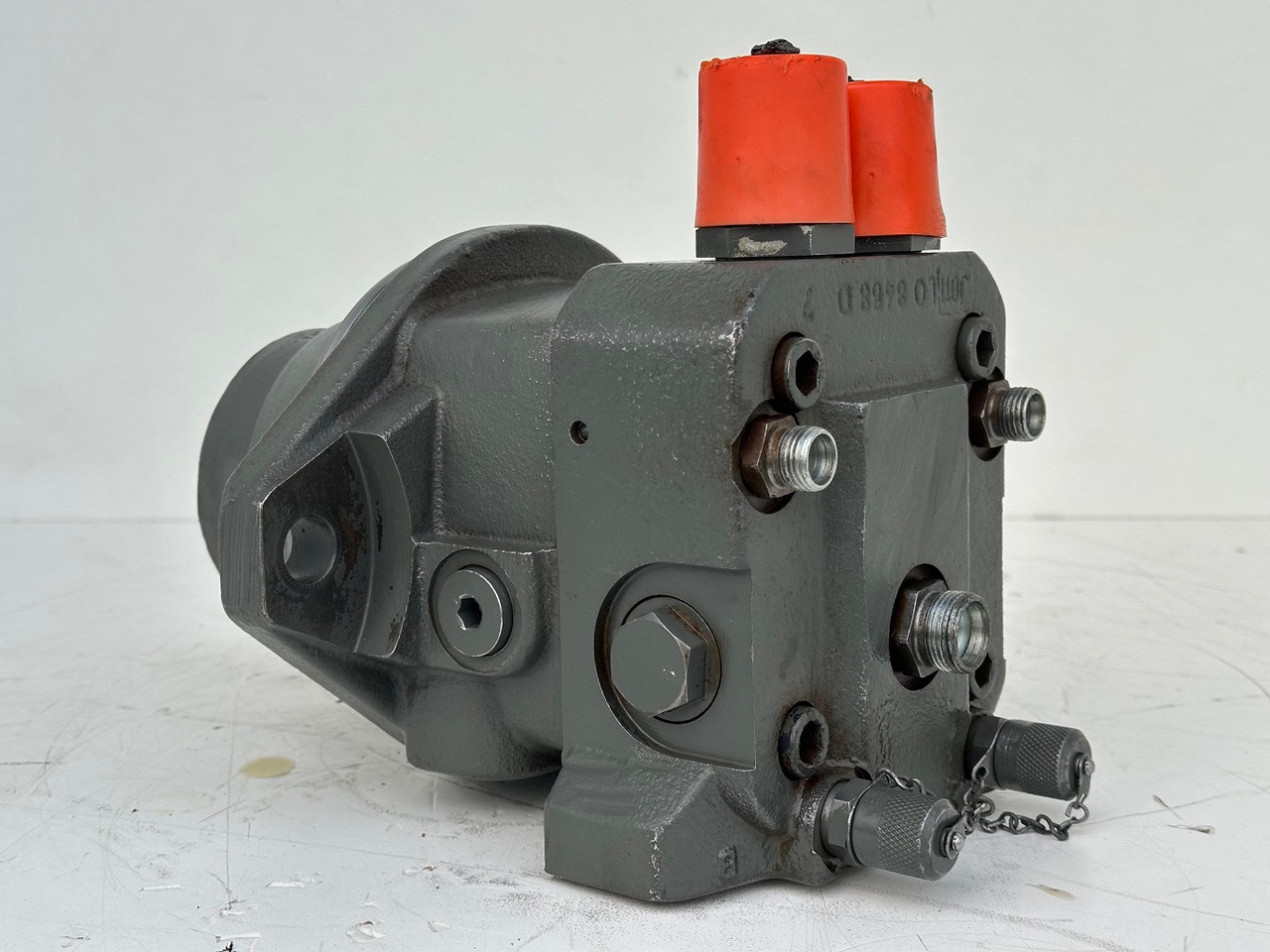 Hydraulic motor for Excavator LIEBHERR Original Hydraulikeinbaumotor AT-FMF045. ID-Nr.9075181 – ID-Nr.10125043A. A309, A311, A312, A314, A316, A900, A904, A918, R313, R317, R900, R904. #A18.12.90158#: picture 7 Hydraulic motor for Excavator LIEBHERR Original Hydraulikeinbaumotor AT-FMF045. ID-Nr.9075181 – ID-Nr.10125043A. A309, A311, A312, A314, A316, A900, A904, A918, R313, R317, R900, R904. #A18.12.90158#: picture 7