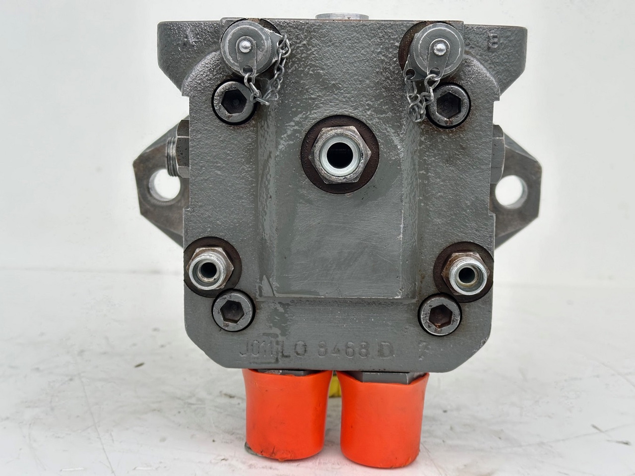 Hydraulic motor for Excavator LIEBHERR Original Hydraulikeinbaumotor AT-FMF045. ID-Nr.9075181 – ID-Nr.10125043A. A309, A311, A312, A314, A316, A900, A904, A918, R313, R317, R900, R904. #A18.12.90158#: picture 11 Hydraulic motor for Excavator LIEBHERR Original Hydraulikeinbaumotor AT-FMF045. ID-Nr.9075181 – ID-Nr.10125043A. A309, A311, A312, A314, A316, A900, A904, A918, R313, R317, R900, R904. #A18.12.90158#: picture 11