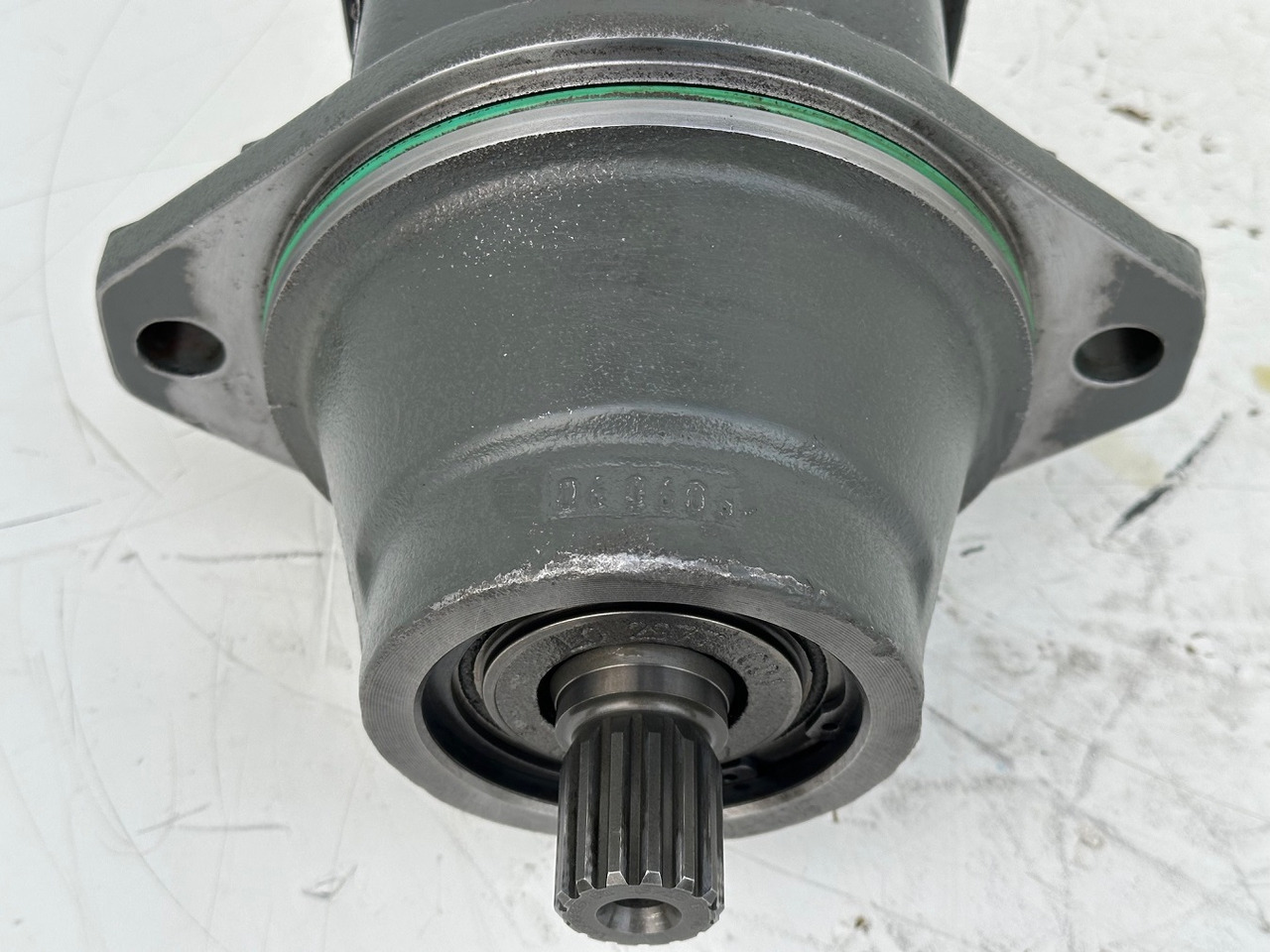 Hydraulic motor for Excavator LIEBHERR Original Hydraulikeinbaumotor AT-FMF045. ID-Nr.9075181 – ID-Nr.10125043A. A309, A311, A312, A314, A316, A900, A904, A918, R313, R317, R900, R904. #A18.12.90158#: picture 14 Hydraulic motor for Excavator LIEBHERR Original Hydraulikeinbaumotor AT-FMF045. ID-Nr.9075181 – ID-Nr.10125043A. A309, A311, A312, A314, A316, A900, A904, A918, R313, R317, R900, R904. #A18.12.90158#: picture 14