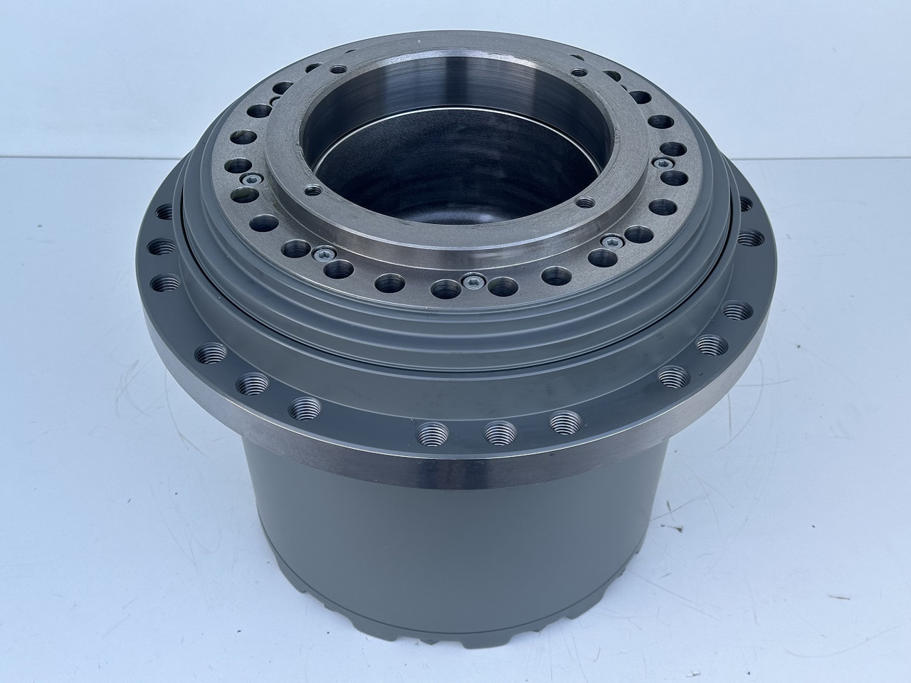 LIEBHERR Original Liebherr Fahrantrieb Typ:LPI0700 30S 0002 00 mit ID-Nr.12891035 – ID-Nr.12977341. R922-1487, R924-1677, R926 K-LC-1827, R926-1715. #12891035.545-01664# - Final drive for Crawler excavator: picture 1 LIEBHERR Original Liebherr Fahrantrieb Typ:LPI0700 30S 0002 00 mit ID-Nr.12891035 – ID-Nr.12977341. R922-1487, R924-1677, R926 K-LC-1827, R926-1715. #12891035.545-01664# - Final drive for Crawler excavator: picture 1