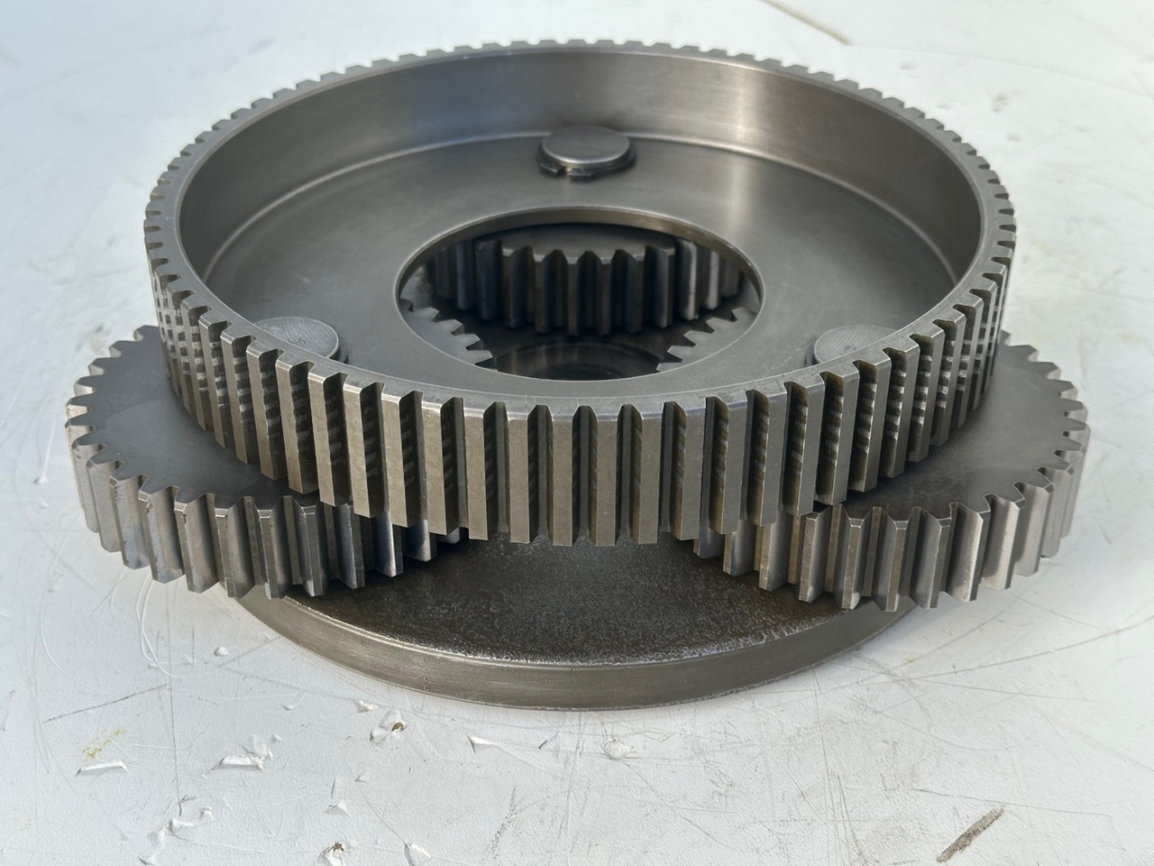 LIEBHERR Original Planetenträger ID-Nr.944171103 mit Planetenräder ID-Nr.944110603-ID-Nr.90201469 mit Lamellenträger ID-Nr.944112103. A900C,A944B,E942,LOS942,LOS944,P942,P944,R942,R944,R944B. #HRV# - Swing motor for Excavator: picture 2 LIEBHERR Original Planetenträger ID-Nr.944171103 mit Planetenräder ID-Nr.944110603-ID-Nr.90201469 mit Lamellenträger ID-Nr.944112103. A900C,A944B,E942,LOS942,LOS944,P942,P944,R942,R944,R944B. #HRV# - Swing motor for Excavator: picture 2