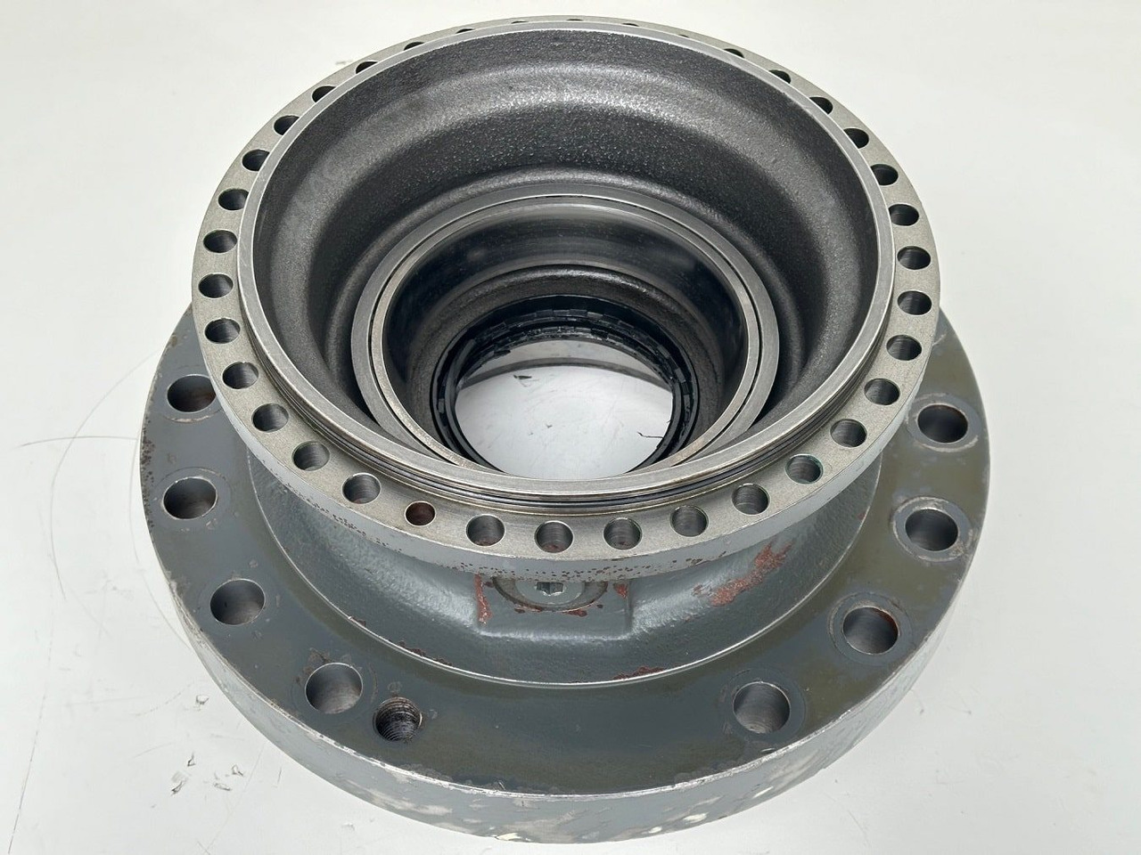 Liebherr Abtriebswellengehäuse ID-Nr.90018934. A924 HL, A924, LH30 C, LH30 M, LH35 M, LH35 MT, R922. #ABTR.GEH.0767#0764# - Swing motor for Construction machinery: picture 2 Liebherr Abtriebswellengehäuse ID-Nr.90018934. A924 HL, A924, LH30 C, LH30 M, LH35 M, LH35 MT, R922. #ABTR.GEH.0767#0764# - Swing motor for Construction machinery: picture 2