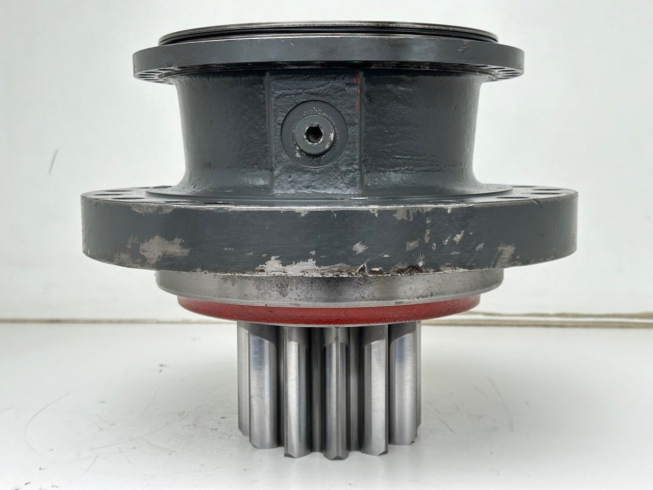 Liebherr Abtriebswellengehäuse ID-Nr.90018934 mit Abtriebswelle ID-Nr.90204999. SAT275/260 - SAT275/261 - SAT275/266 - SAT275/289. #0785#03478# - Transmission for Construction machinery: picture 1 Liebherr Abtriebswellengehäuse ID-Nr.90018934 mit Abtriebswelle ID-Nr.90204999. SAT275/260 - SAT275/261 - SAT275/266 - SAT275/289. #0785#03478# - Transmission for Construction machinery: picture 1