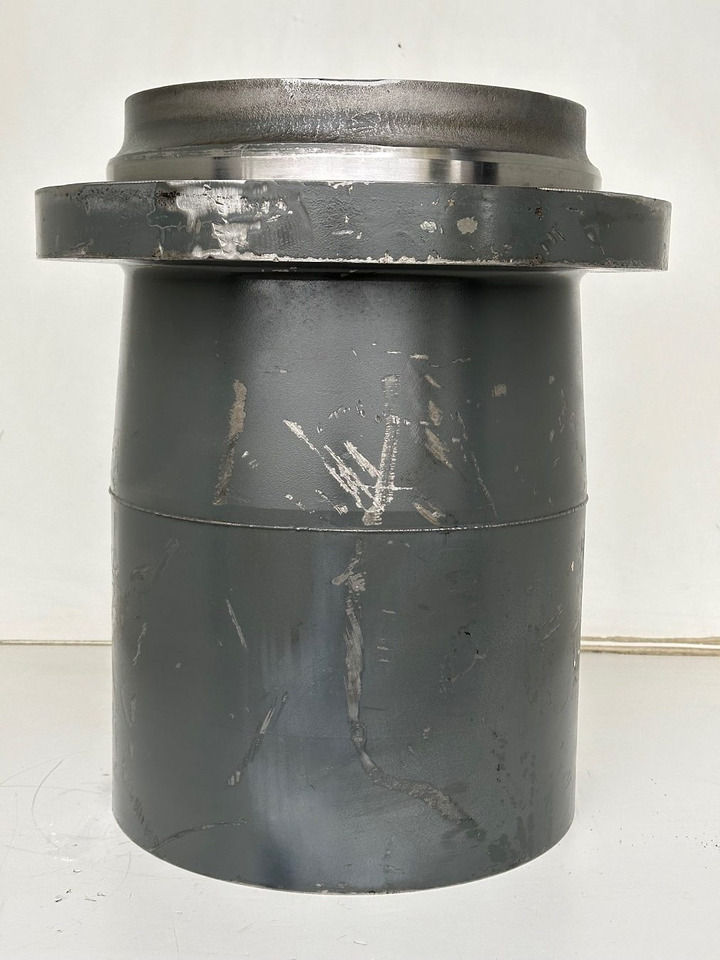 Liebherr Abtriebswellengehäuse inkl. Innenrad ID-Nr.90006015 - ID-Nr.90005980 mit Kegelrollenlager ID-Nr.746231701. SAT325/274. R946, R950, RZG390 SME. #90006015.04.11# - Swing motor for Crawler excavator: picture 4 Liebherr Abtriebswellengehäuse inkl. Innenrad ID-Nr.90006015 - ID-Nr.90005980 mit Kegelrollenlager ID-Nr.746231701. SAT325/274. R946, R950, RZG390 SME. #90006015.04.11# - Swing motor for Crawler excavator: picture 4