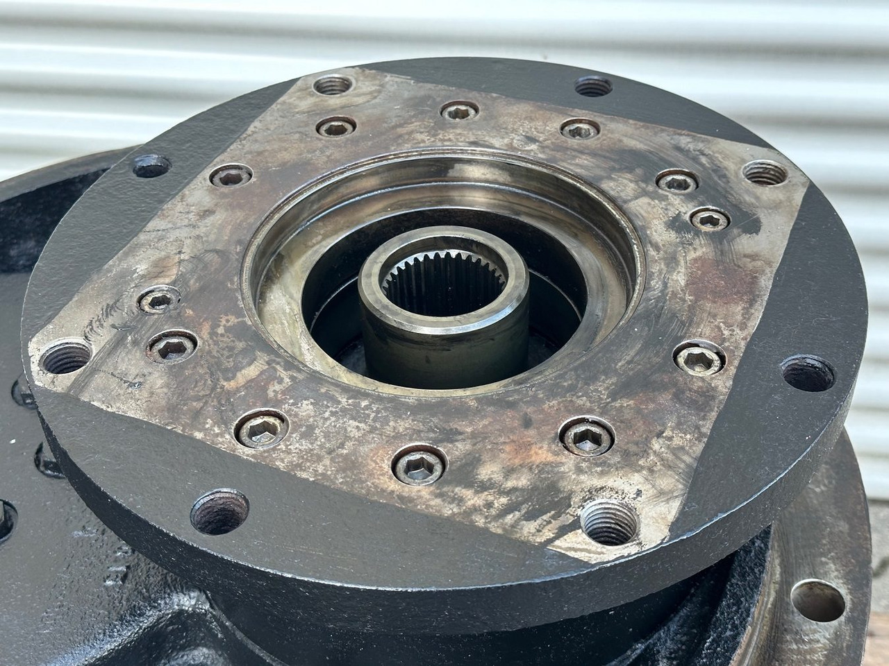 Final drive for Bulldozer Liebherr Fahrantrieb FAT500E502.  ID-Nr.933127201.   PR734L-724 - PR734XL-725 - PR734LGP-726.  #11193.01#: picture 16 Final drive for Bulldozer Liebherr Fahrantrieb FAT500E502.  ID-Nr.933127201.   PR734L-724 - PR734XL-725 - PR734LGP-726.  #11193.01#: picture 16