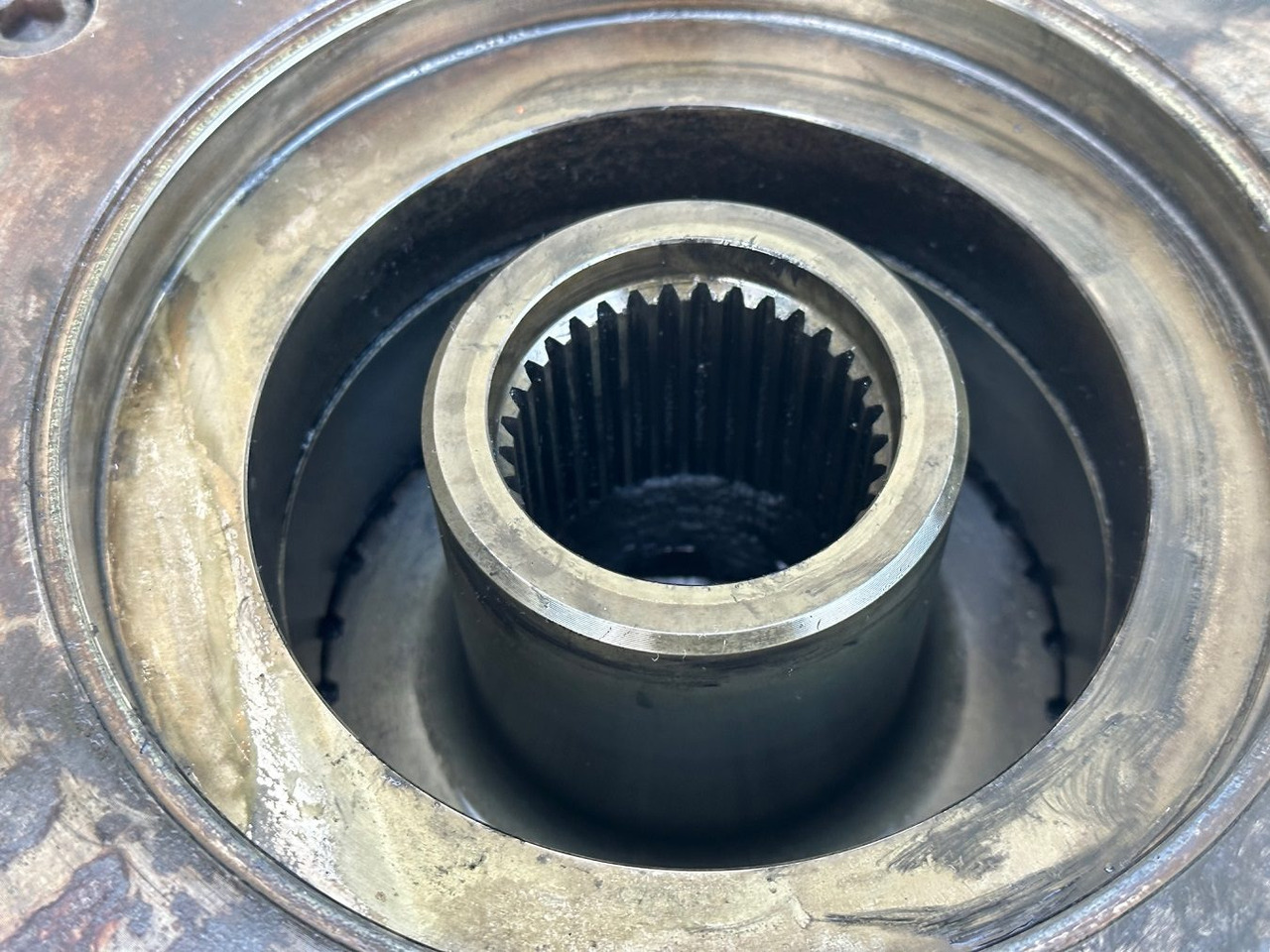 Final drive for Bulldozer Liebherr Fahrantrieb FAT500E502.  ID-Nr.933127201.   PR734L-724 - PR734XL-725 - PR734LGP-726.  #11193.01#: picture 17 Final drive for Bulldozer Liebherr Fahrantrieb FAT500E502.  ID-Nr.933127201.   PR734L-724 - PR734XL-725 - PR734LGP-726.  #11193.01#: picture 17