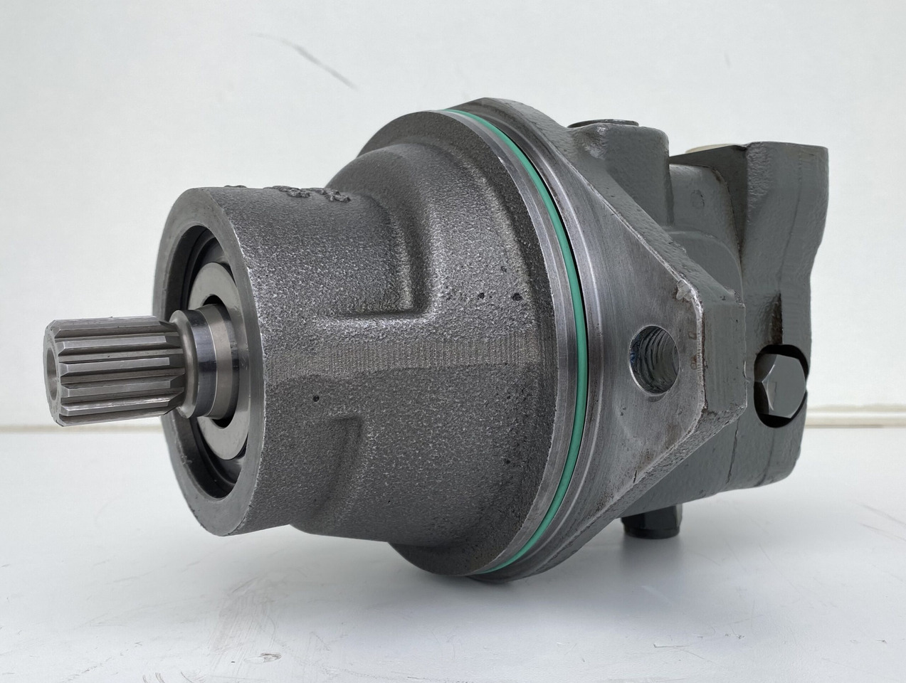 Liebherr Hydraulikeinbaumotor FMF045, ID-Nr.10132702. A924,LH30C,LH30M,LH35M,LH35MT,LH40C,LH40CP,LH40M,LH40MP,LH50CHR,LH50M,LH50MHR,LH50MT. #07110# - Hydraulic motor for Wheel excavator: picture 3 Liebherr Hydraulikeinbaumotor FMF045, ID-Nr.10132702. A924,LH30C,LH30M,LH35M,LH35MT,LH40C,LH40CP,LH40M,LH40MP,LH50CHR,LH50M,LH50MHR,LH50MT. #07110# - Hydraulic motor for Wheel excavator: picture 3