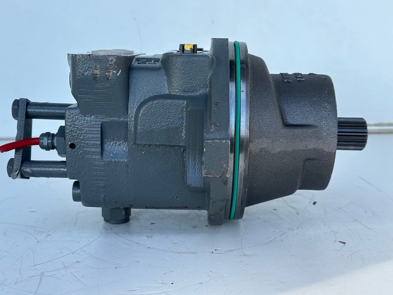 Liebherr Hydraulikeinbaumotor FMF045, ID-Nr.10132702. A924,LH30C,LH30M,LH35M,LH35MT,LH40C,LH40CP,LH40M,LH40MP,LH50CHR,LH50M,LH50MHR,LH50MT. #23.12.01074# - Hydraulic motor for Wheel excavator: picture 5 Liebherr Hydraulikeinbaumotor FMF045, ID-Nr.10132702. A924,LH30C,LH30M,LH35M,LH35MT,LH40C,LH40CP,LH40M,LH40MP,LH50CHR,LH50M,LH50MHR,LH50MT. #23.12.01074# - Hydraulic motor for Wheel excavator: picture 5