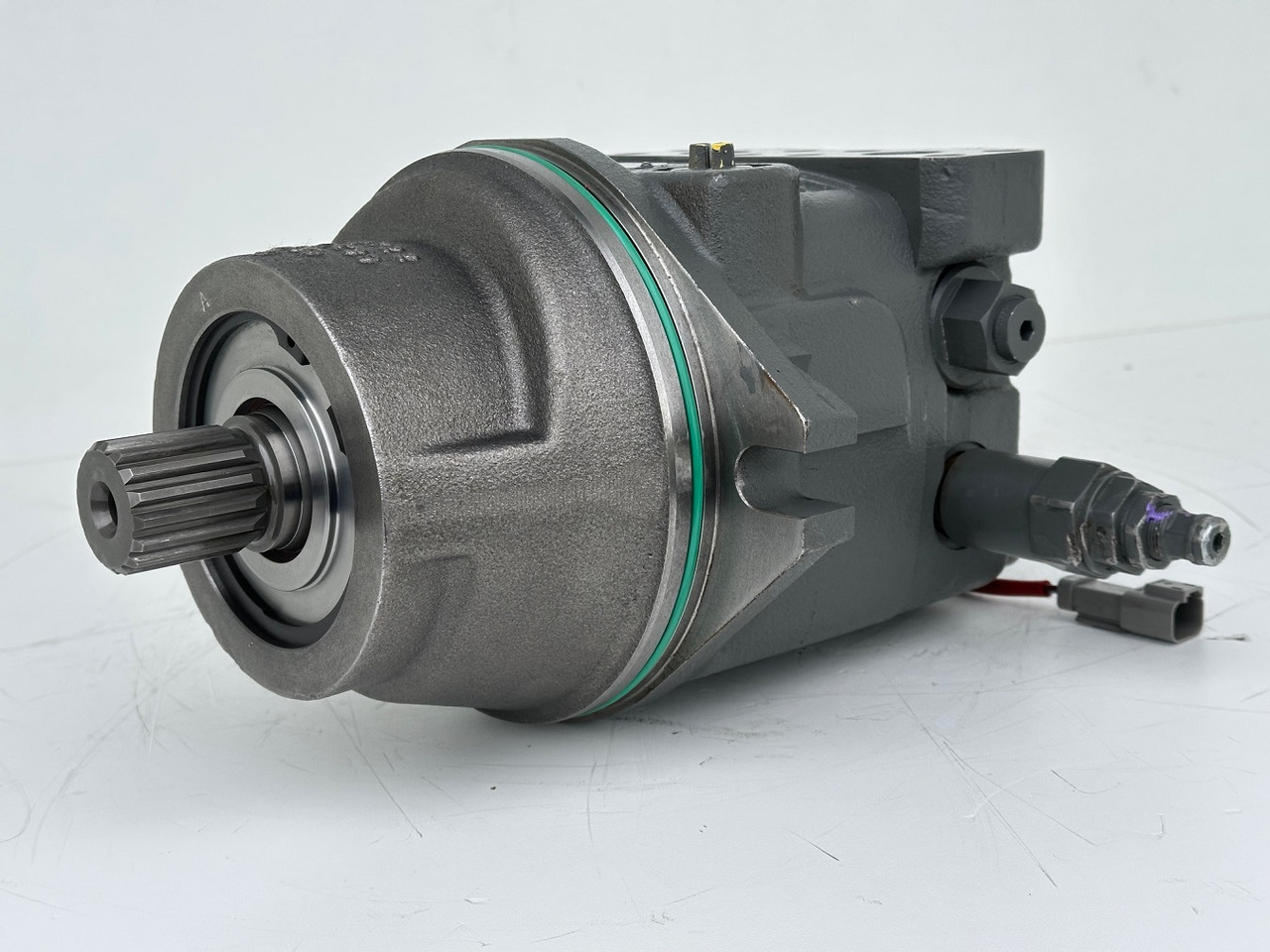 Liebherr Hydraulikeinbaumotor Typ:FMF058. ID-Nr.12483261. SAT275/266. R926 K-LC-1565, R926 K-LC-1827, R930 T-1980. #12483261.00573# - Hydraulic motor for Crawler excavator: picture 1 Liebherr Hydraulikeinbaumotor Typ:FMF058. ID-Nr.12483261. SAT275/266. R926 K-LC-1565, R926 K-LC-1827, R930 T-1980. #12483261.00573# - Hydraulic motor for Crawler excavator: picture 1