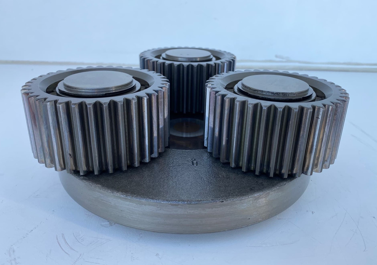 Liebherr Planetenträger ID-Nr.970559601 mit Planetenrad ID-Nr.944305703 - ID-Nr.90213986. A900,A904,A913 COMP,A914 COMP,A914,A916 COMP,A916,A918 COMP,A918,A920,A922 RAIL A924 RAIL,LH18,LH22,LH24,LH2 - Swing motor for Construction machinery: picture 4 Liebherr Planetenträger ID-Nr.970559601 mit Planetenrad ID-Nr.944305703 - ID-Nr.90213986. A900,A904,A913 COMP,A914 COMP,A914,A916 COMP,A916,A918 COMP,A918,A920,A922 RAIL A924 RAIL,LH18,LH22,LH24,LH2 - Swing motor for Construction machinery: picture 4