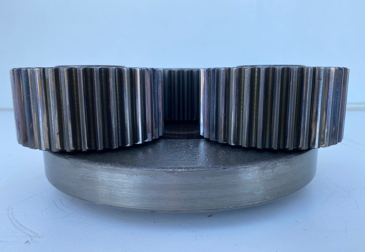 Liebherr Planetenträger ID-Nr.970559601 mit Planetenrad ID-Nr.944305703 - ID-Nr.90213986. A900,A904,A913 COMP,A914 COMP,A914,A916 COMP,A916,A918 COMP,A918,A920,A922 RAIL A924 RAIL,LH18,LH22,LH24,LH2 - Swing motor for Construction machinery: picture 5 Liebherr Planetenträger ID-Nr.970559601 mit Planetenrad ID-Nr.944305703 - ID-Nr.90213986. A900,A904,A913 COMP,A914 COMP,A914,A916 COMP,A916,A918 COMP,A918,A920,A922 RAIL A924 RAIL,LH18,LH22,LH24,LH2 - Swing motor for Construction machinery: picture 5