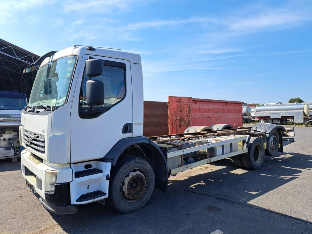 Volvo FE 320 (Nr. 4800) - Cab chassis truck: picture 1 Volvo FE 320 (Nr. 4800) - Cab chassis truck: picture 1