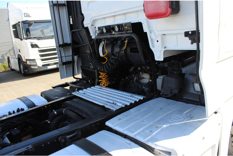 Tractor unit MAN TGX 18.460 * RETARDER * EURO6 * 4X2 * 2 BIG TANK *: picture 11