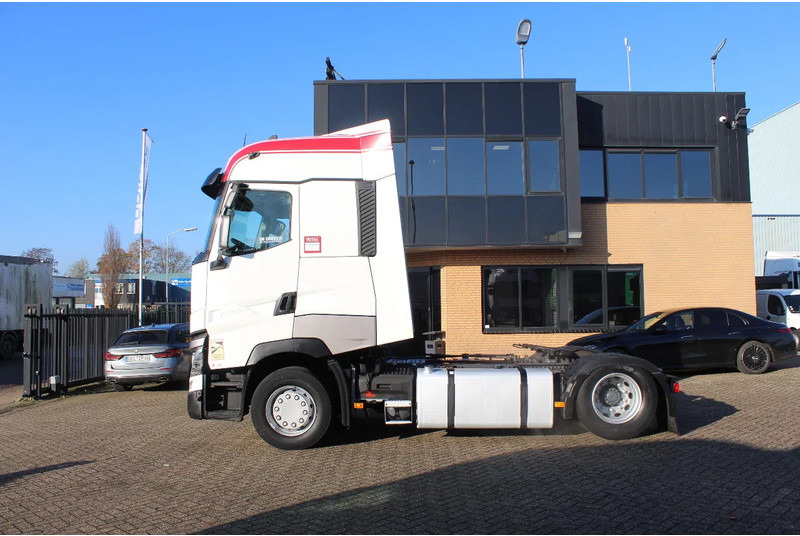 Renault T520 * RETARDER * 4X2 * HYDRAILIC * - Tractor unit: picture 2 Renault T520 * RETARDER * 4X2 * HYDRAILIC * - Tractor unit: picture 2