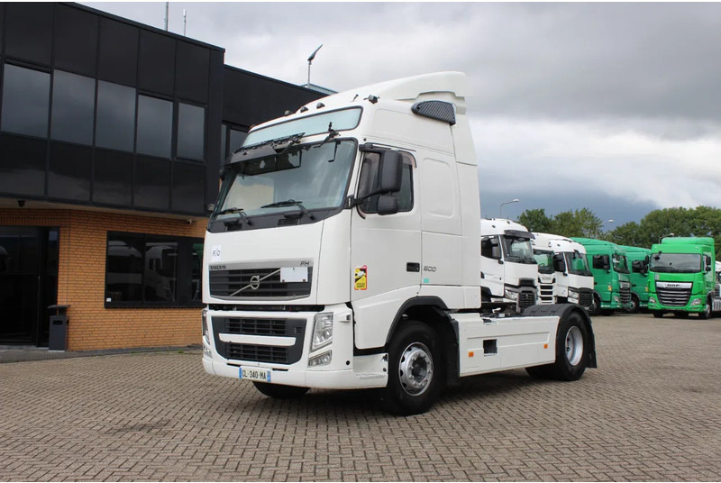 Volvo FH 13.500 * EURO5 * 2 TANK * 4X2 * chassi 2013 * top condition - Tractor unit: picture 1 Volvo FH 13.500 * EURO5 * 2 TANK * 4X2 * chassi 2013 * top condition - Tractor unit: picture 1