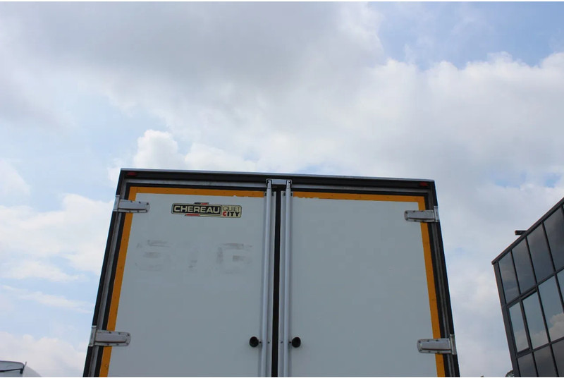 Volvo FM 330 * EURO5 * CARRIER SUPRA SILENT MT * - Refrigerator truck: picture 3 Volvo FM 330 * EURO5 * CARRIER SUPRA SILENT MT * - Refrigerator truck: picture 3