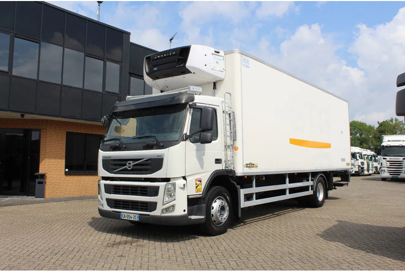 Volvo FM 330 * EURO5 * CARRIER SUPRA SILENT MT * - Refrigerator truck: picture 1 Volvo FM 330 * EURO5 * CARRIER SUPRA SILENT MT * - Refrigerator truck: picture 1