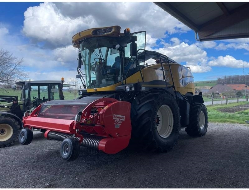 New Holland FR 700 - Forage harvester: picture 2 New Holland FR 700 - Forage harvester: picture 2