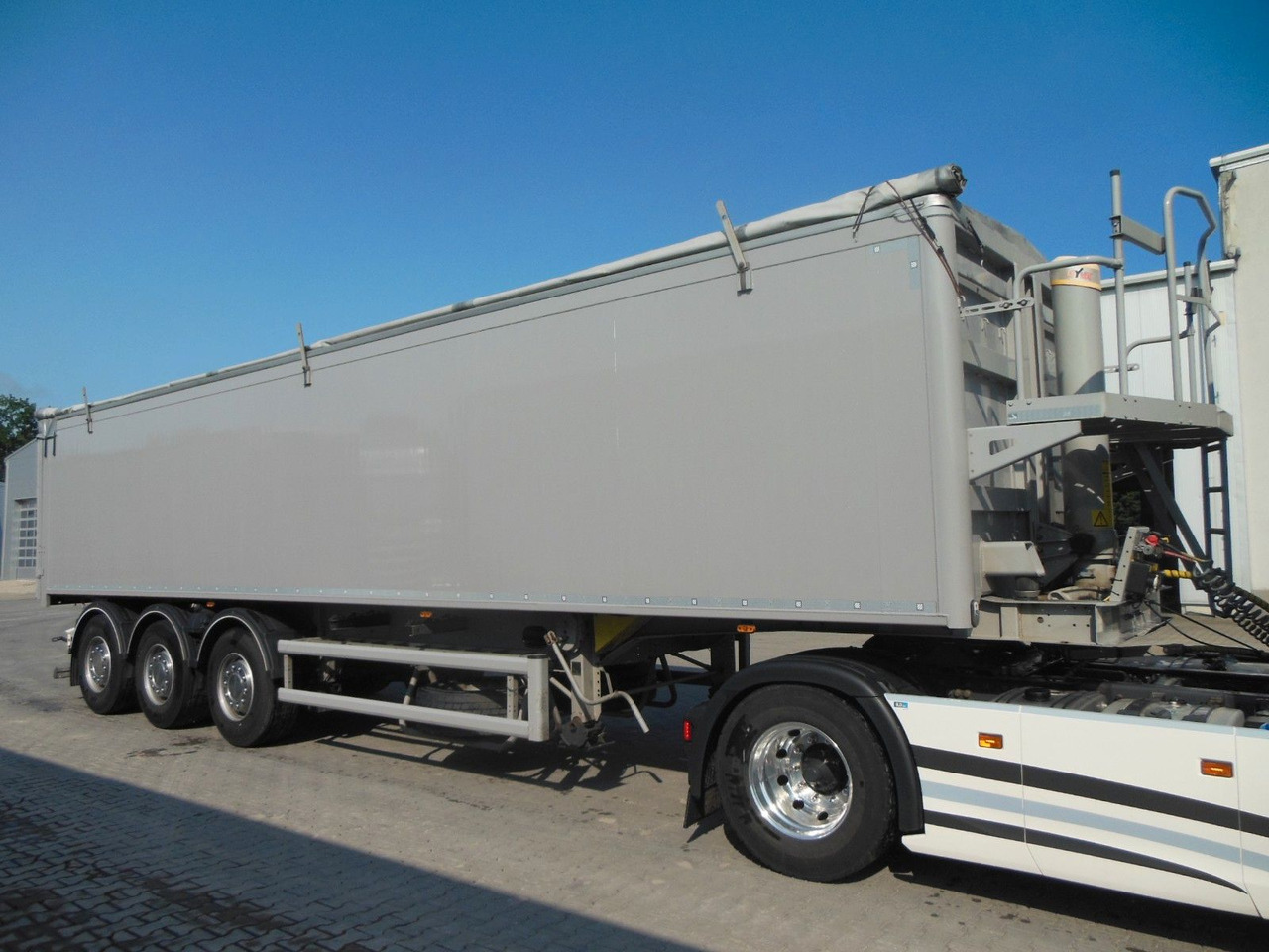 Stas S300CX, 49m3, ADR, 9 TONE ACHSEN,WIE NEUE-TOP!!! - Tipper semi-trailer: picture 3 Stas S300CX, 49m3, ADR, 9 TONE ACHSEN,WIE NEUE-TOP!!! - Tipper semi-trailer: picture 3