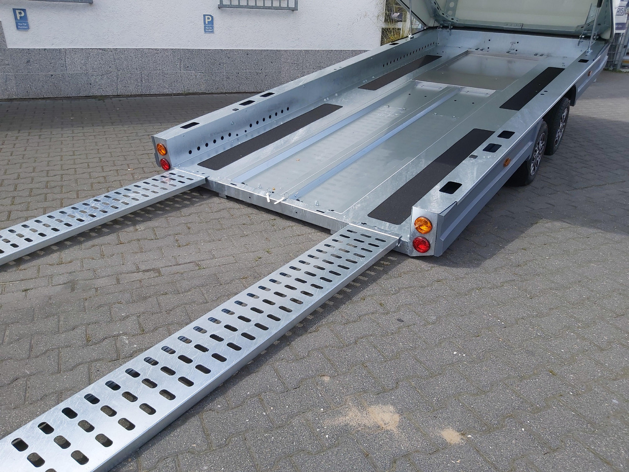 BJT Race Shuttle 3 Transporter 470x195x160cm ankippbar Alufelgen black 100km/H 3000kg leasing BJT Race Shuttle 3 Transporter 470x195x160cm ankippbar Alufelgen black 100km/H 3000kg: picture 6