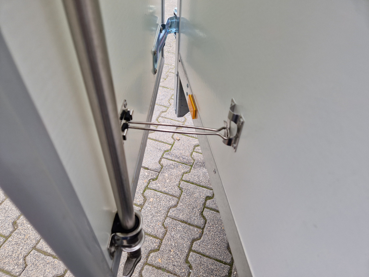 Closed box trailer Brenderup Cargo Dynamic CD300 TB D 300x155x185cm Hecktüren Wabenwände (M) 2000kg: picture 14