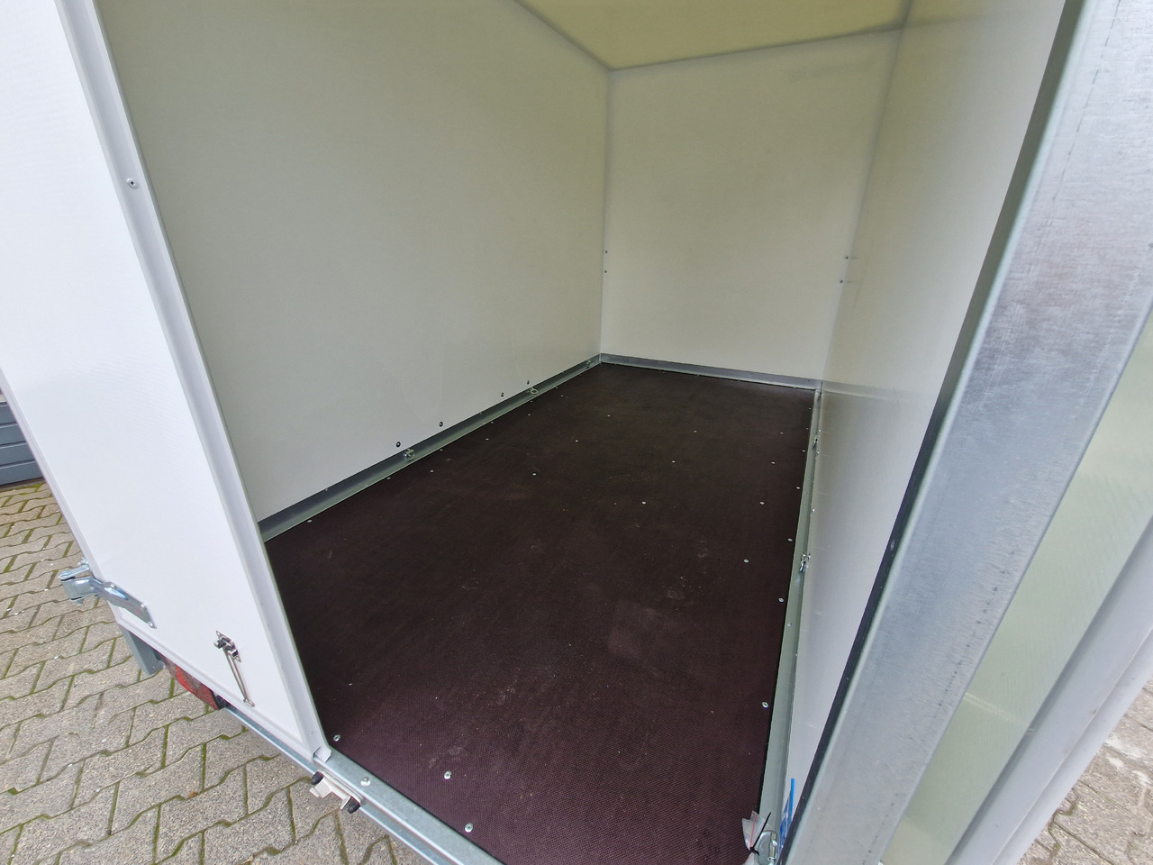 Closed box trailer Brenderup Cargo Dynamic CD300 TB D 300x155x185cm Hecktüren Wabenwände (M) 2000kg: picture 16
